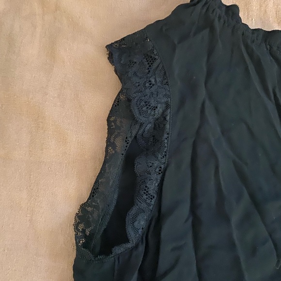 NWOT Velvet brand Elora top - Picture 8 of 9